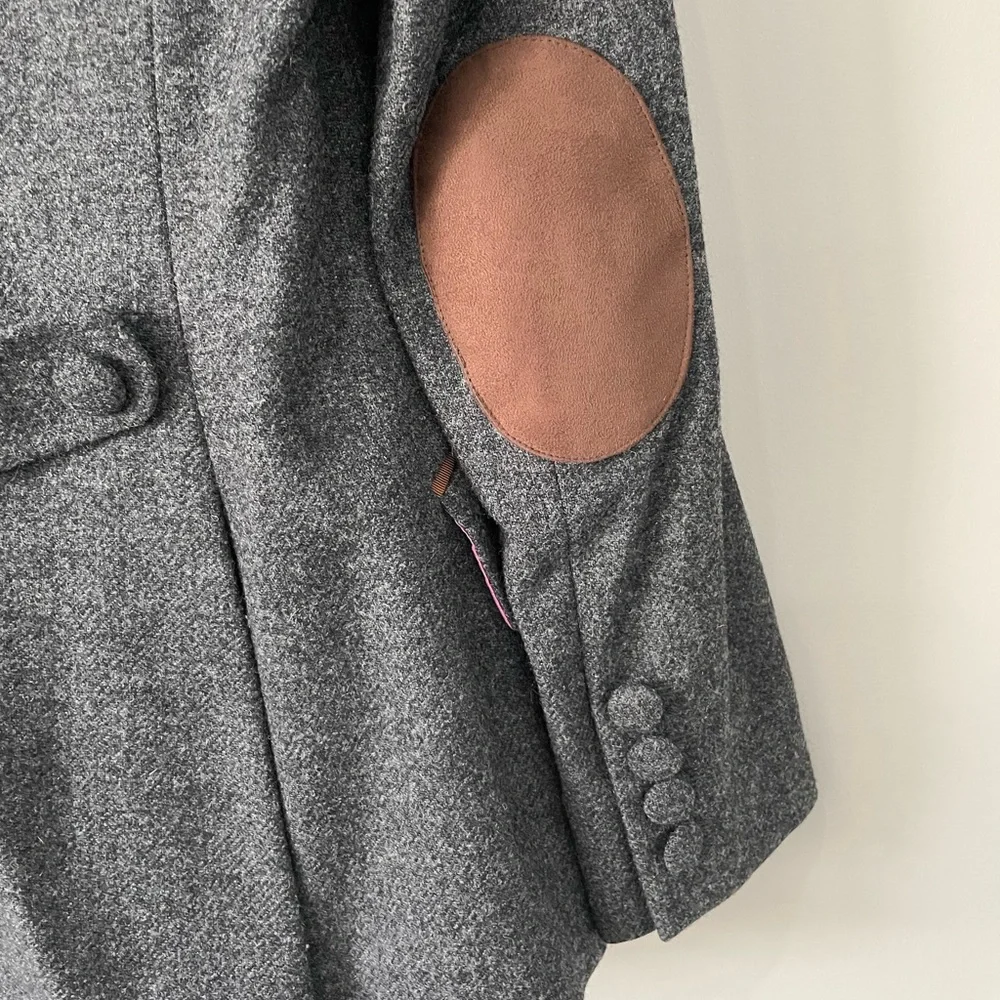 Karin Miller Hamburg wool coat with buckles - Picture 7 of 13